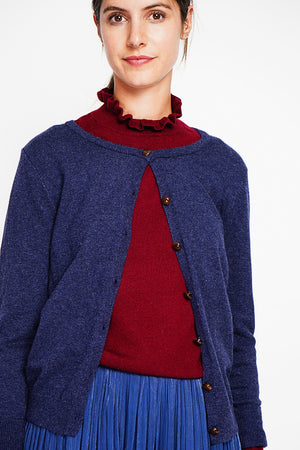 Fancy buttoned crew neck vest with long sleeves