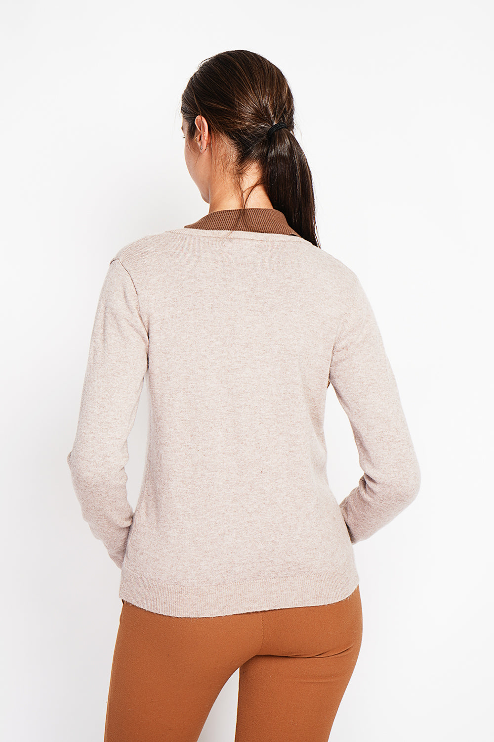Fancy buttoned crew neck vest with long sleeves