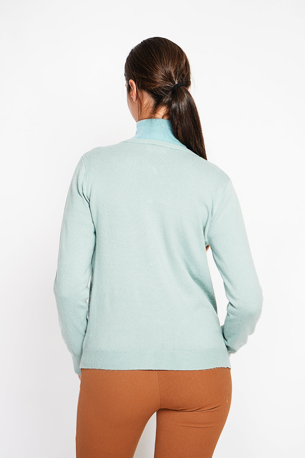 Fancy buttoned crew neck vest with long sleeves