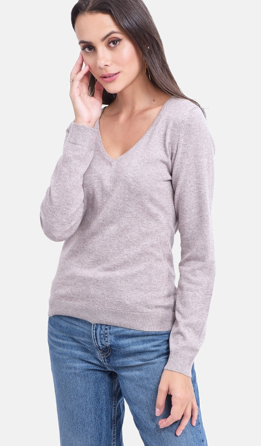 Classic V-neck sweater with long sleeves, 2-ply knit – Desert – Assuili
