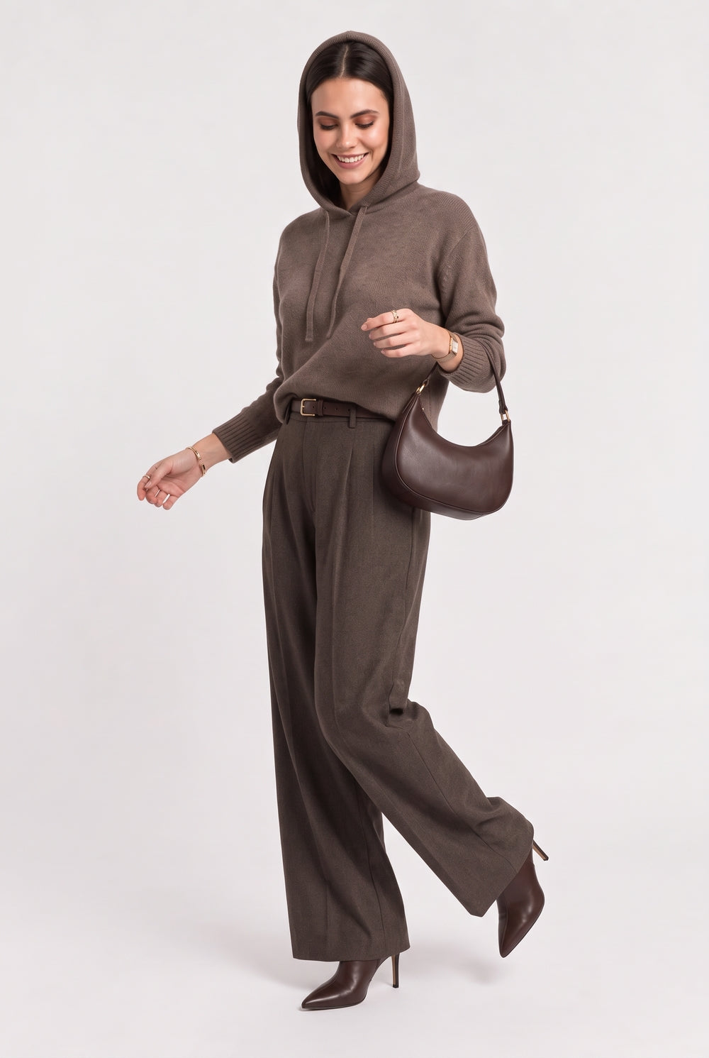 Pull à capuche oversize poche poitrine – Marron – Assuili
