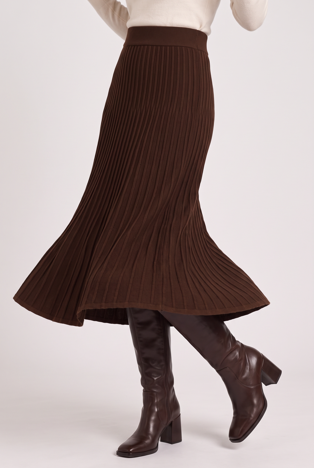 Long pleated knitted skirt, elasticated waist, 2-ply – Coffee – Assuili