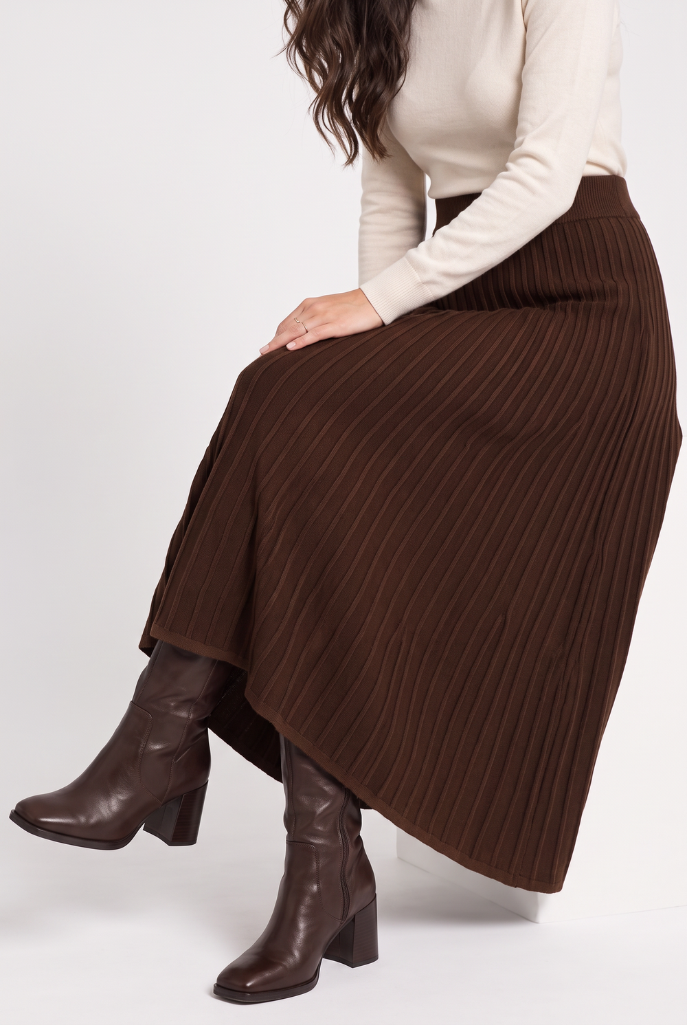 Long pleated knitted skirt, elasticated waist, 2-ply – Coffee – Assuili