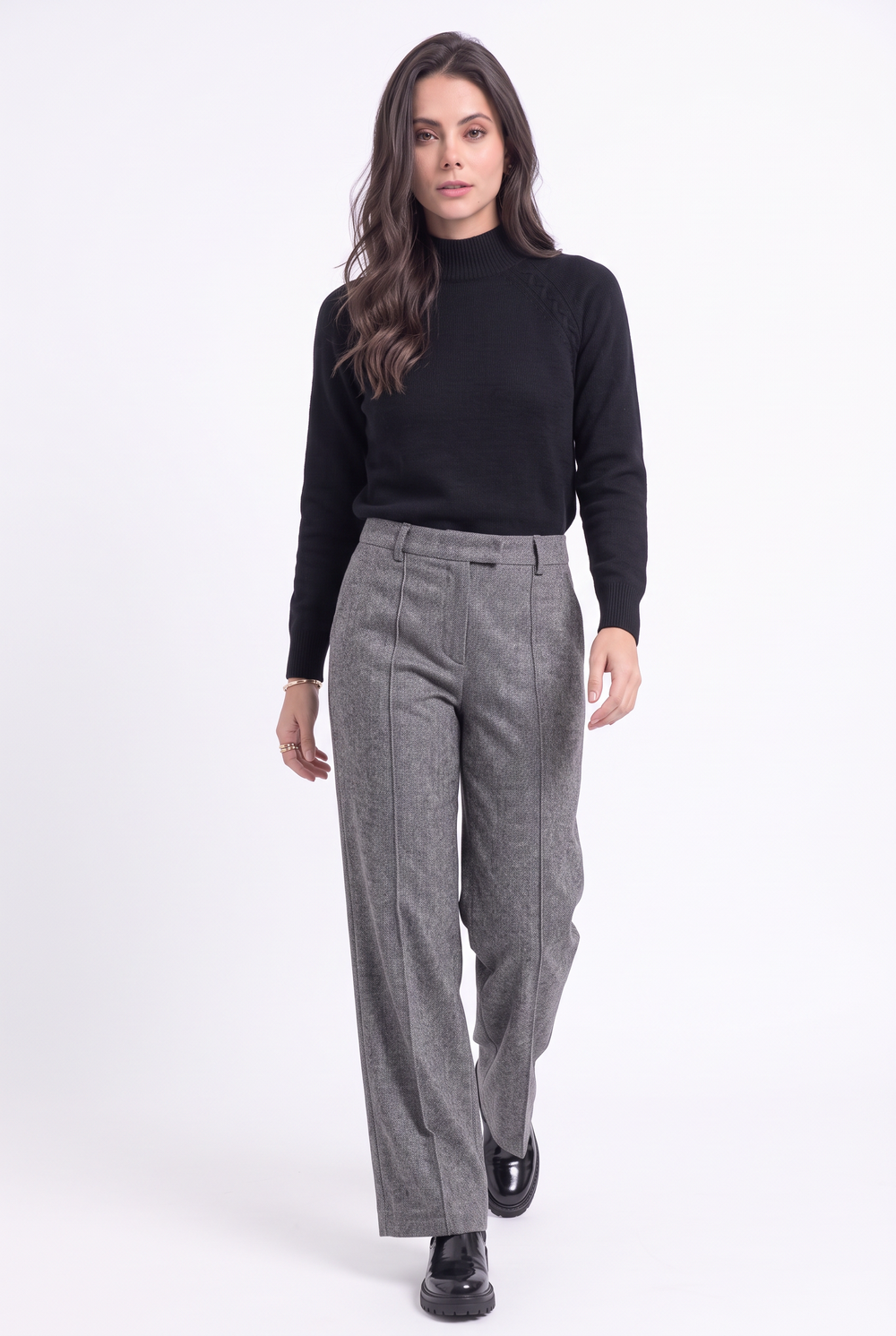 4-ply long-sleeved cable-knit high-neck sweater – Black – Assuili