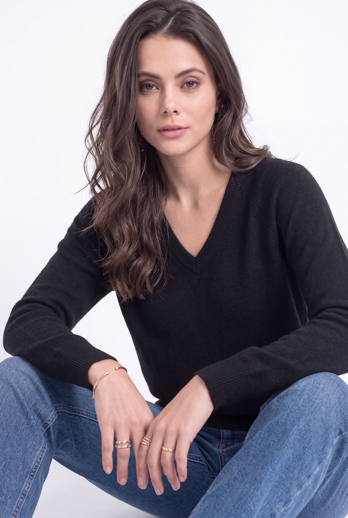 Pull col V manches raglan – Noir – Assuili