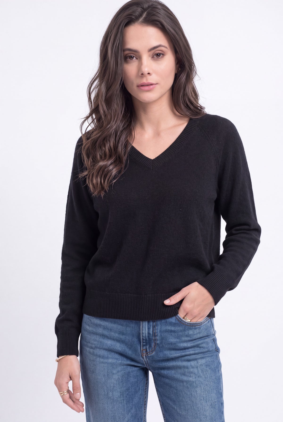 Pull col V manches raglan – Noir – Assuili