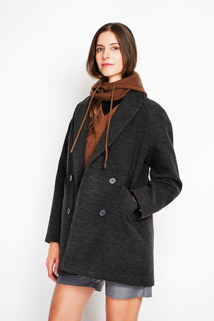 Oversized double-breasted coat with long sleeves and pockets, lined with print