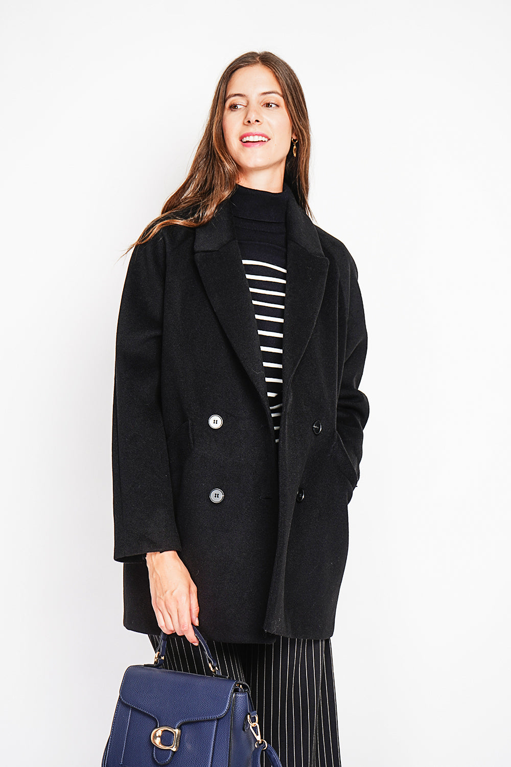 Oversized double-breasted coat with long sleeves and pockets, lined with print
