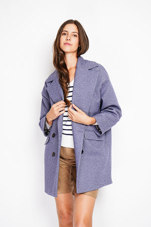 Oversized coat with flap pockets and long sleeves