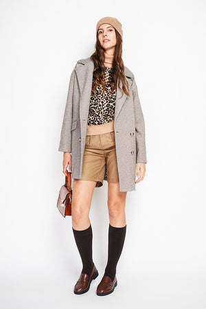 Oversized coat with flap pockets and long sleeves