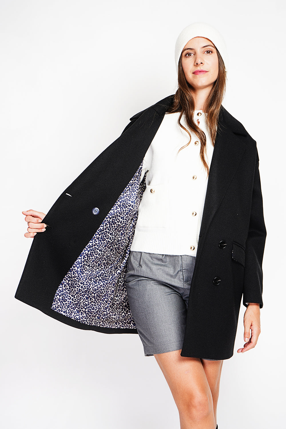 Oversized coat with flap pockets and long sleeves