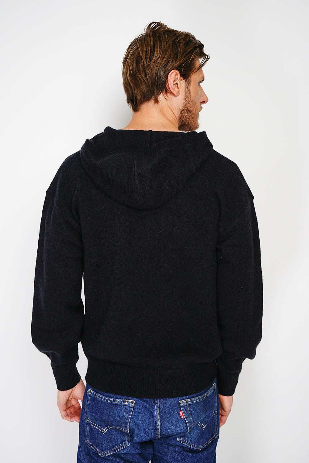 Wide, long-sleeved ribbed hooded sweater