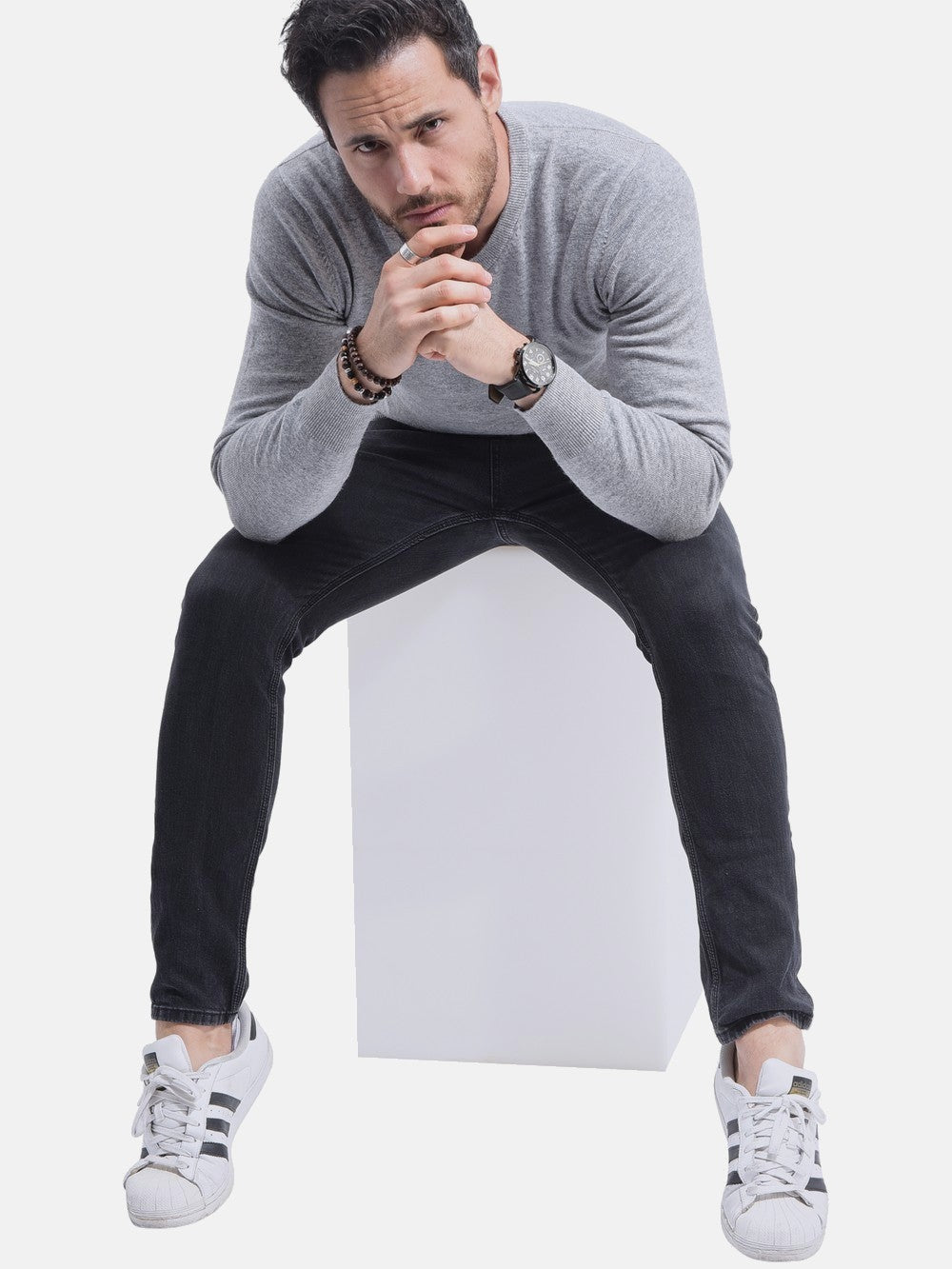 Classic V-neck sweater with long sleeves knitting in 2 threads