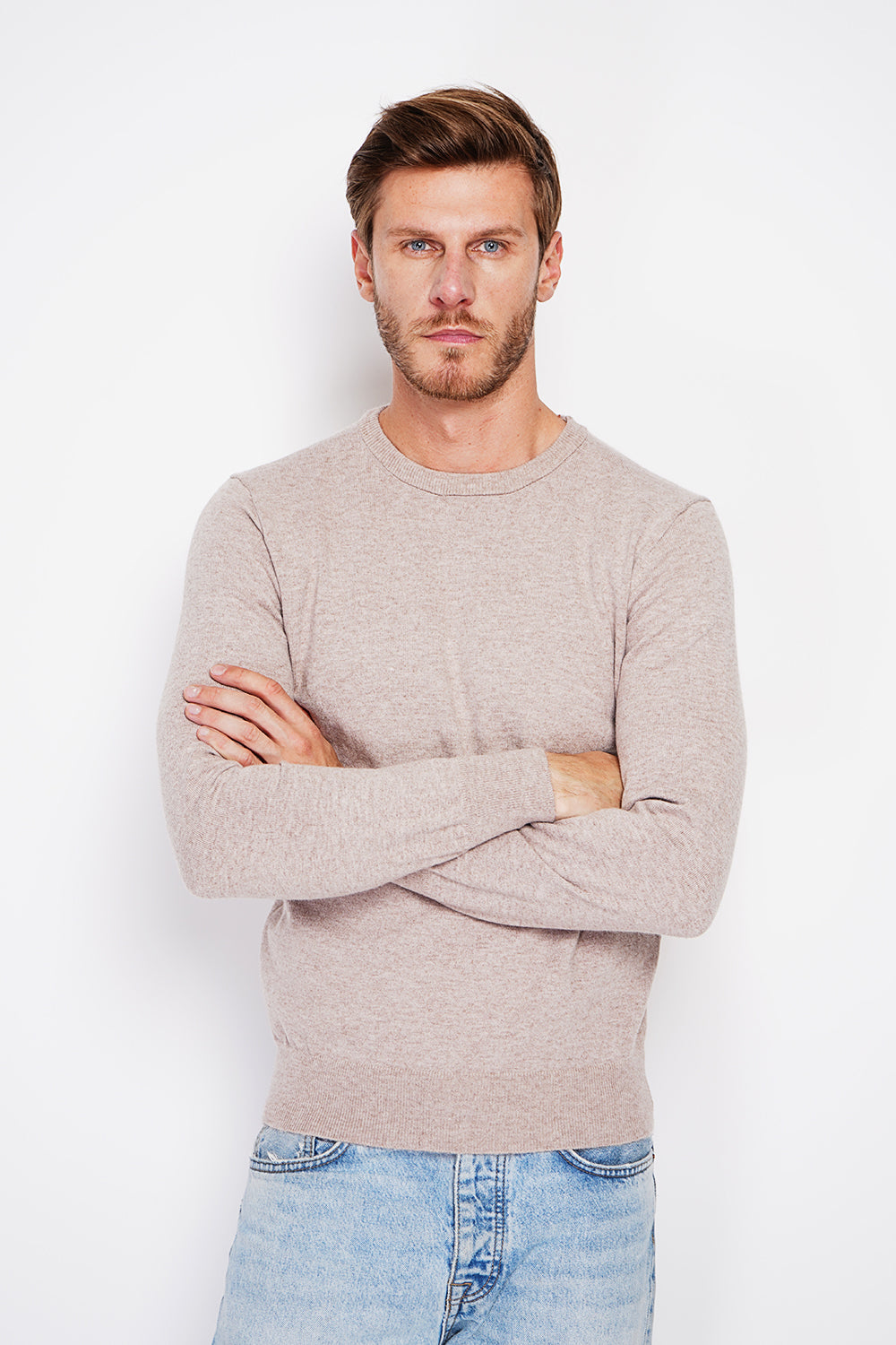 Classic crewneck sweater with long sleeves 2-ply knit