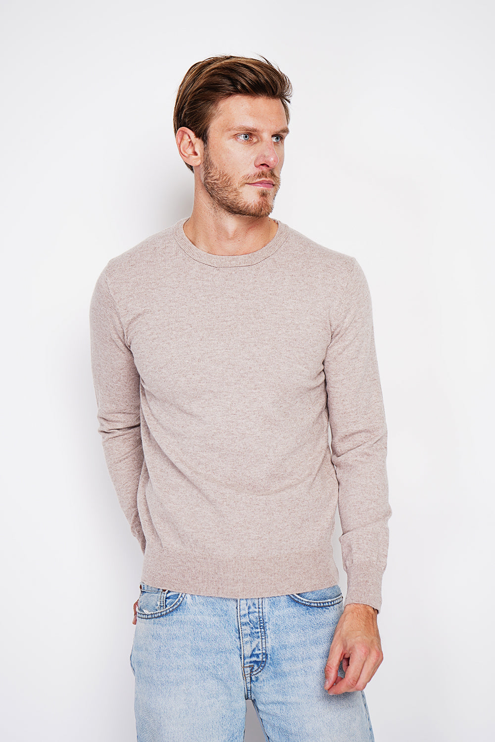 Classic crewneck sweater with long sleeves 2-ply knit