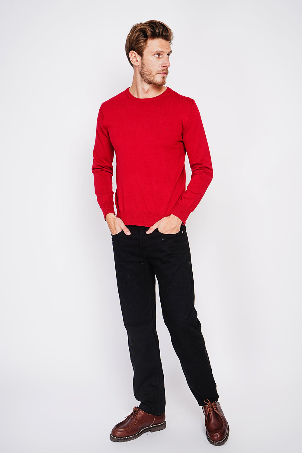 Classic crewneck sweater with long sleeves 2-ply knit