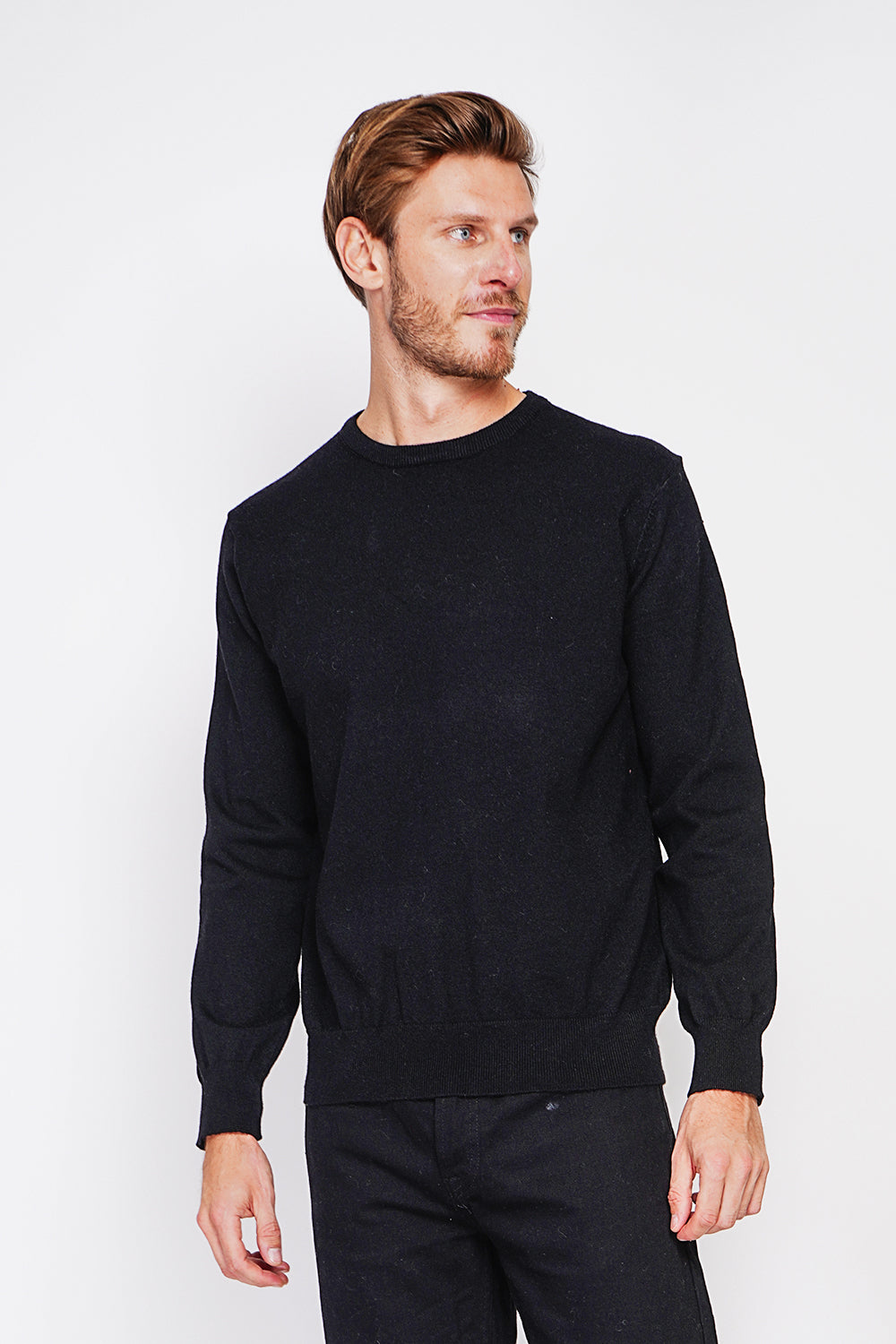 Classic crewneck sweater with long sleeves 2-ply knit