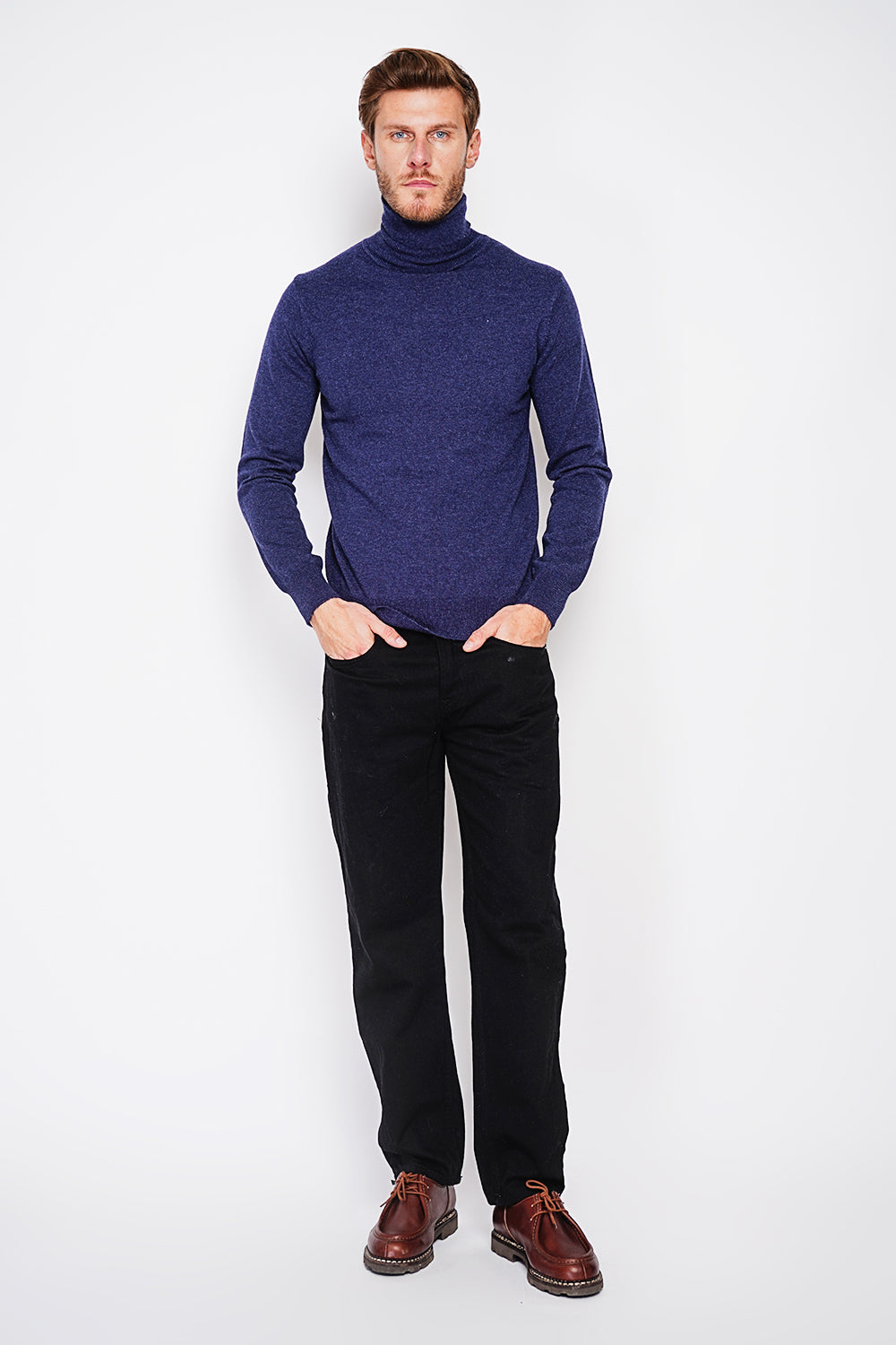 Classic turtleneck sweater with long sleeves knit in 2 threads