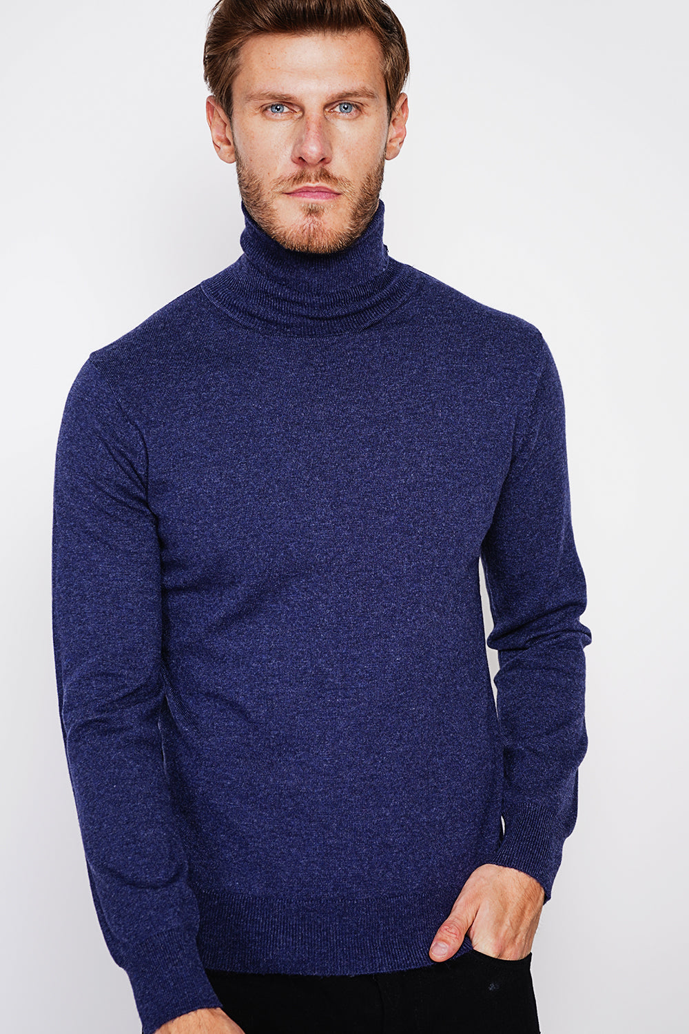 Classic turtleneck sweater with long sleeves knit in 2 threads