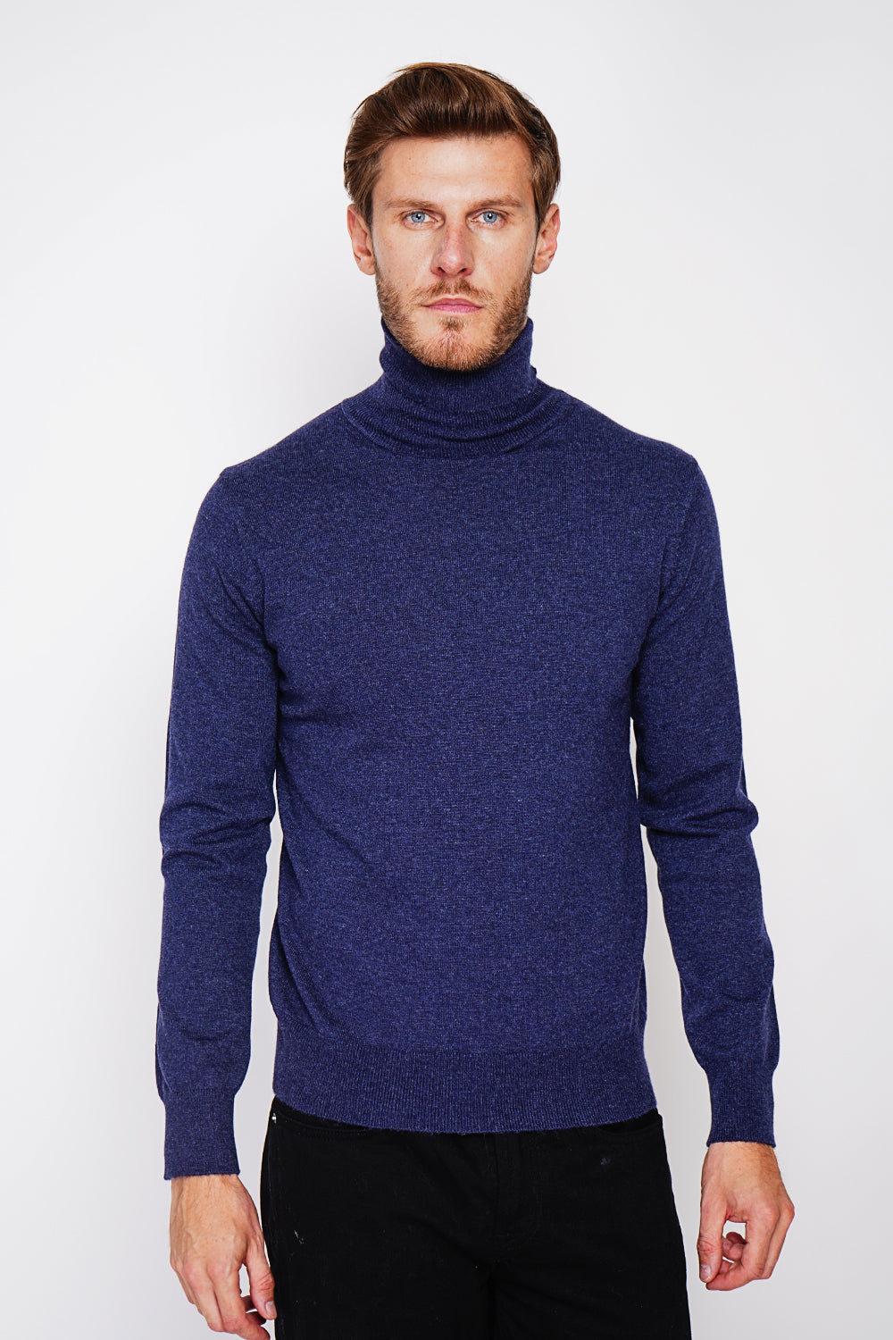 Classic turtleneck sweater with long sleeves knit in 2 threads