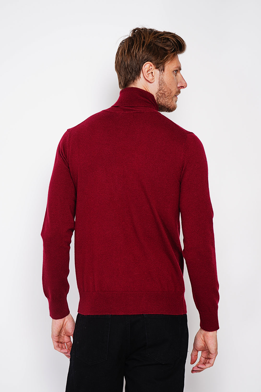 Classic turtleneck sweater with long sleeves knit in 2 threads