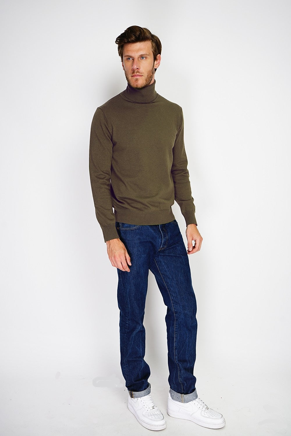 Classic turtleneck sweater with long sleeves knit in 2 threads