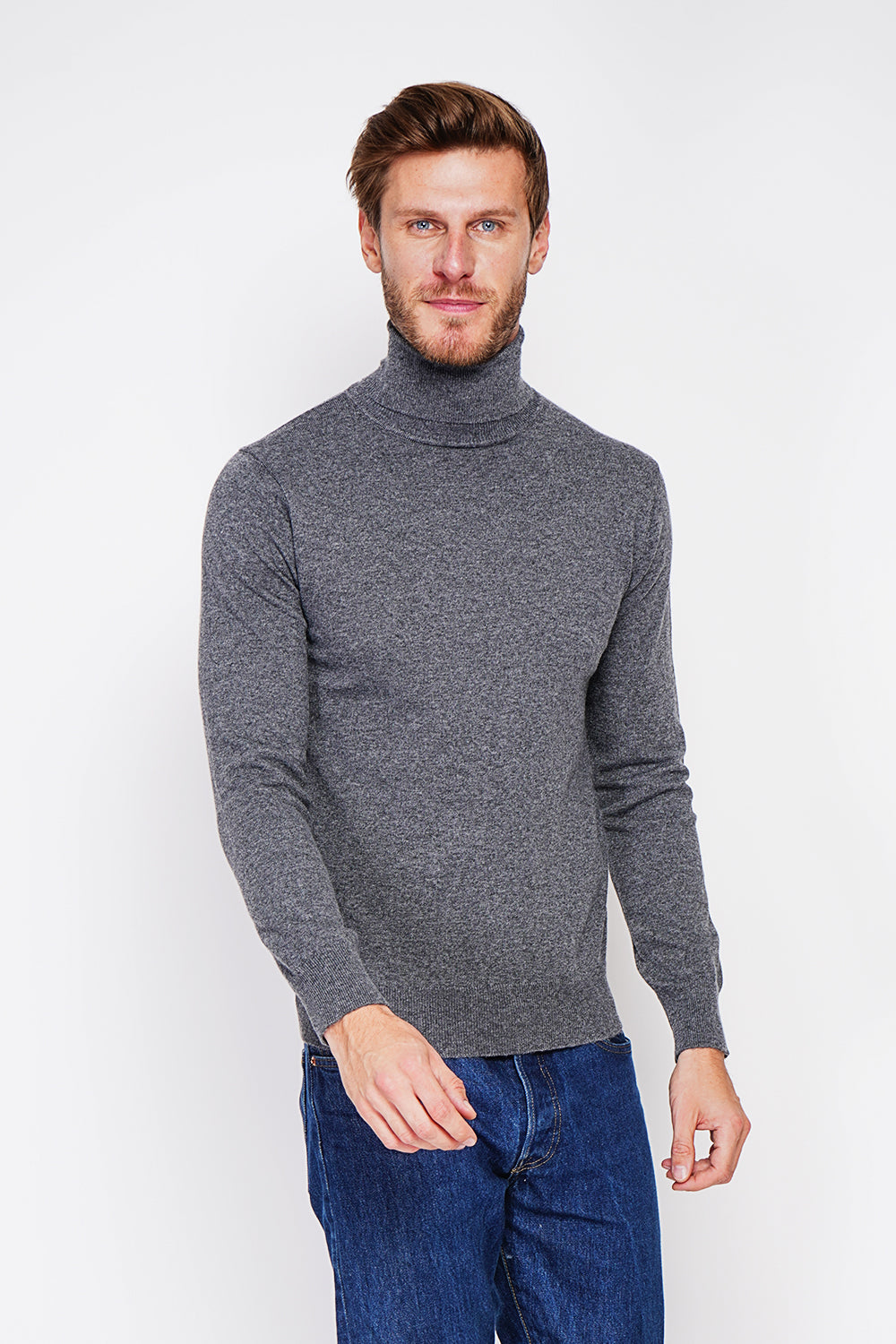 Classic turtleneck sweater with long sleeves knit in 2 threads