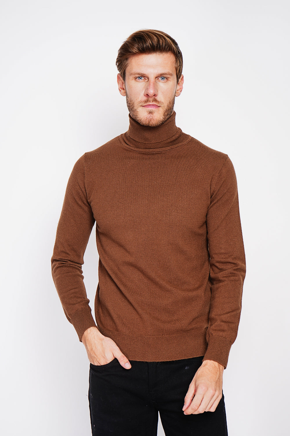 Classic turtleneck sweater with long sleeves knit in 2 threads