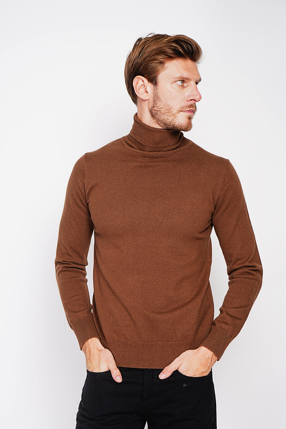 Classic turtleneck sweater with long sleeves knit in 2 threads