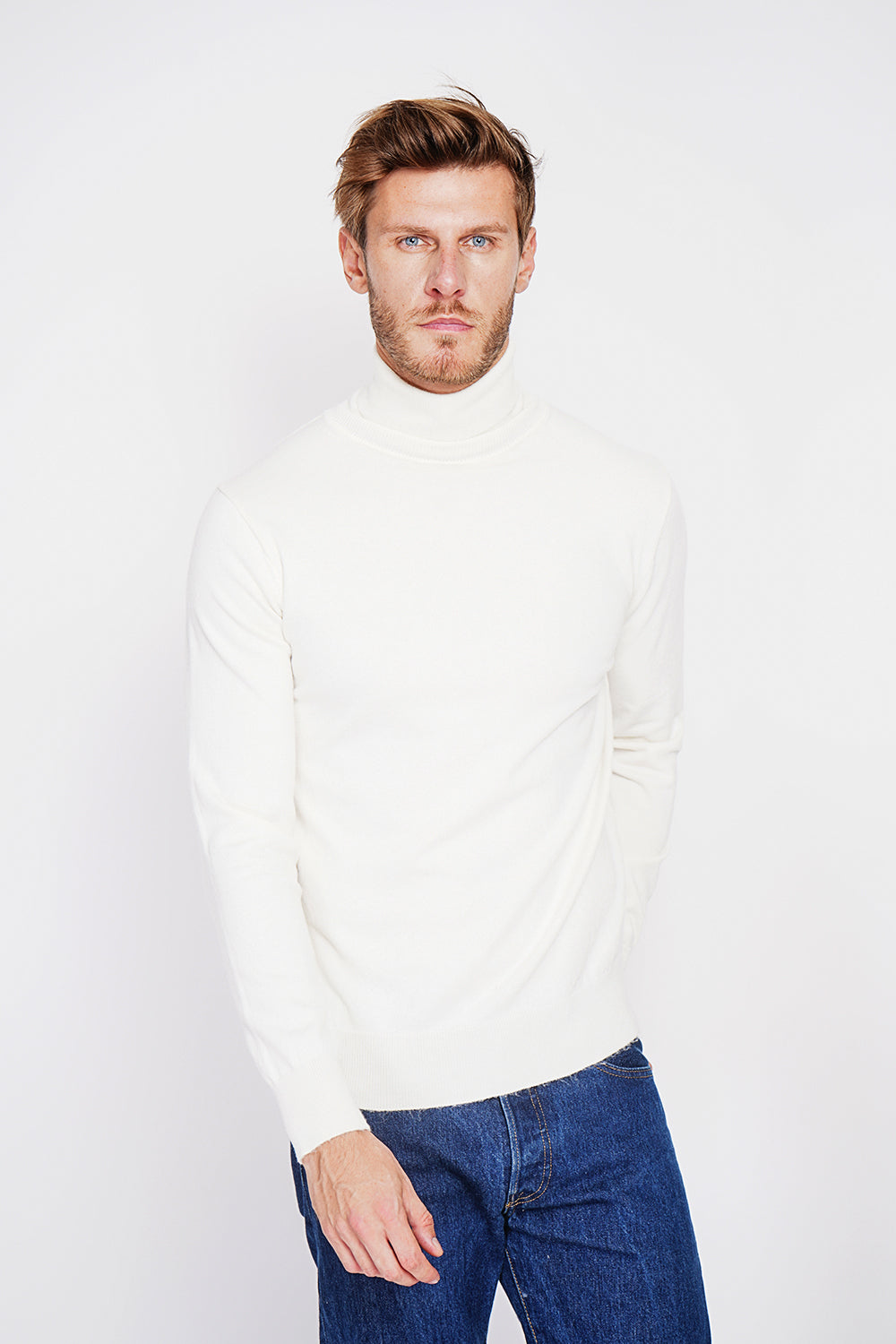 Classic turtleneck sweater with long sleeves knit in 2 threads