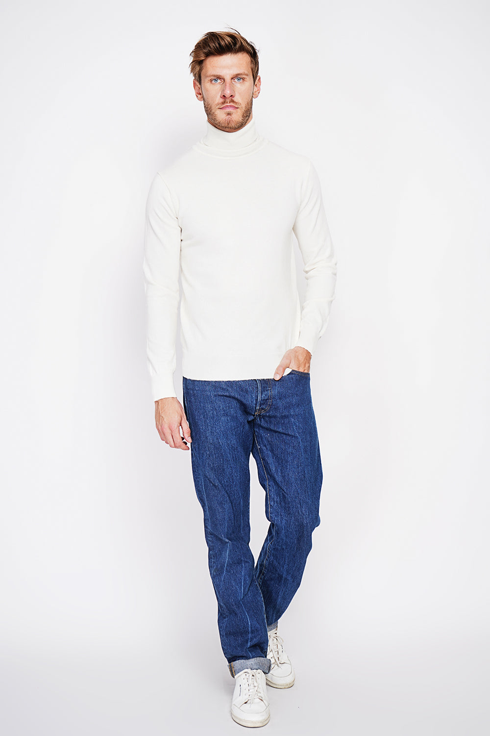 Classic turtleneck sweater with long sleeves knit in 2 threads