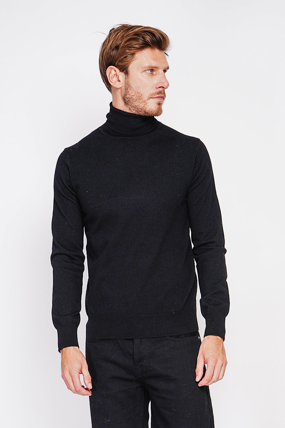 Classic turtleneck sweater with long sleeves knit in 2 threads