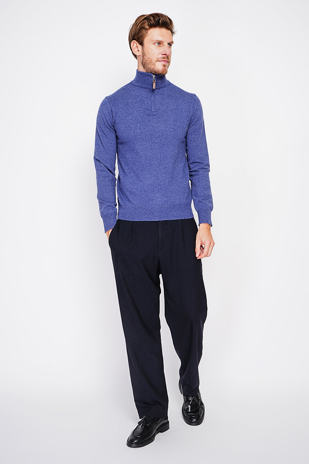 Zipped trucker neck sweater with long sleeves knitting in 2 threads