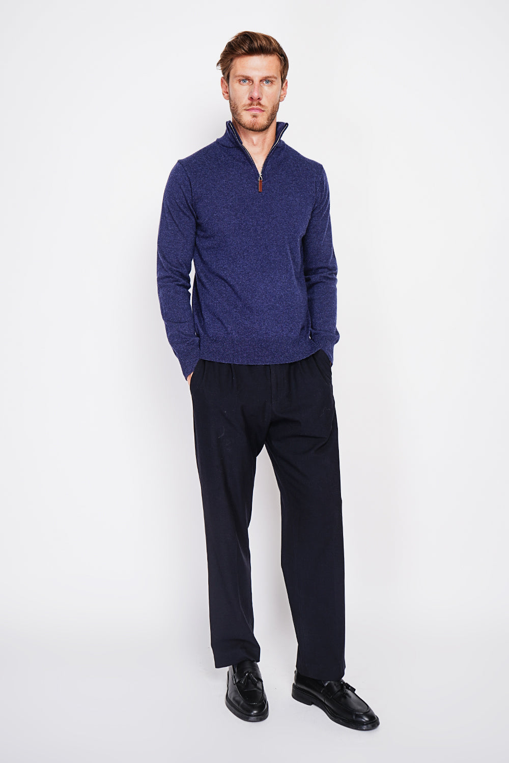 Zipped trucker neck sweater with long sleeves knitting in 2 threads