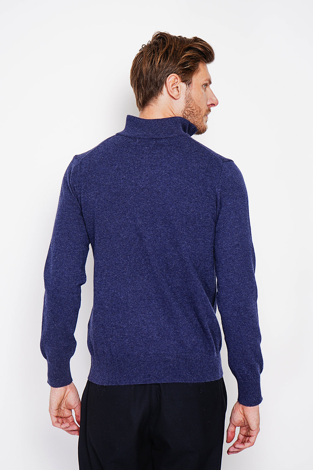 Zipped trucker neck sweater with long sleeves knitting in 2 threads