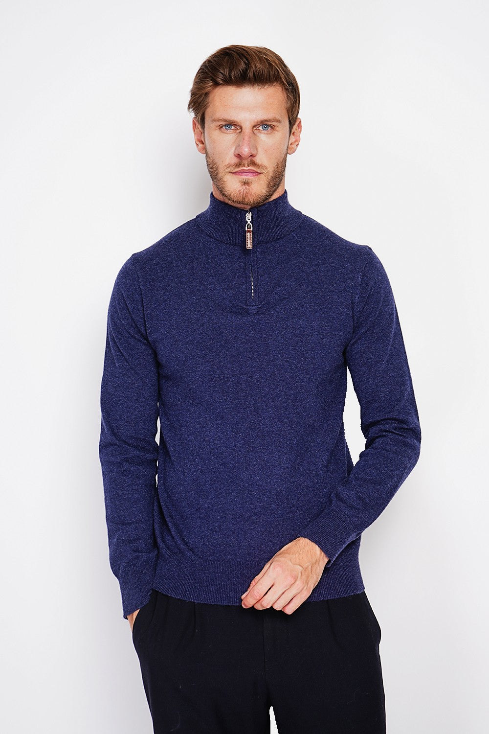 Zipped trucker neck sweater with long sleeves knitting in 2 threads