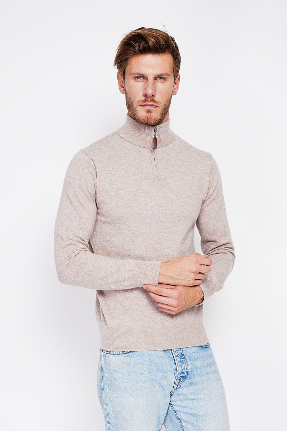 Zipped trucker neck sweater with long sleeves knitting in 2 threads