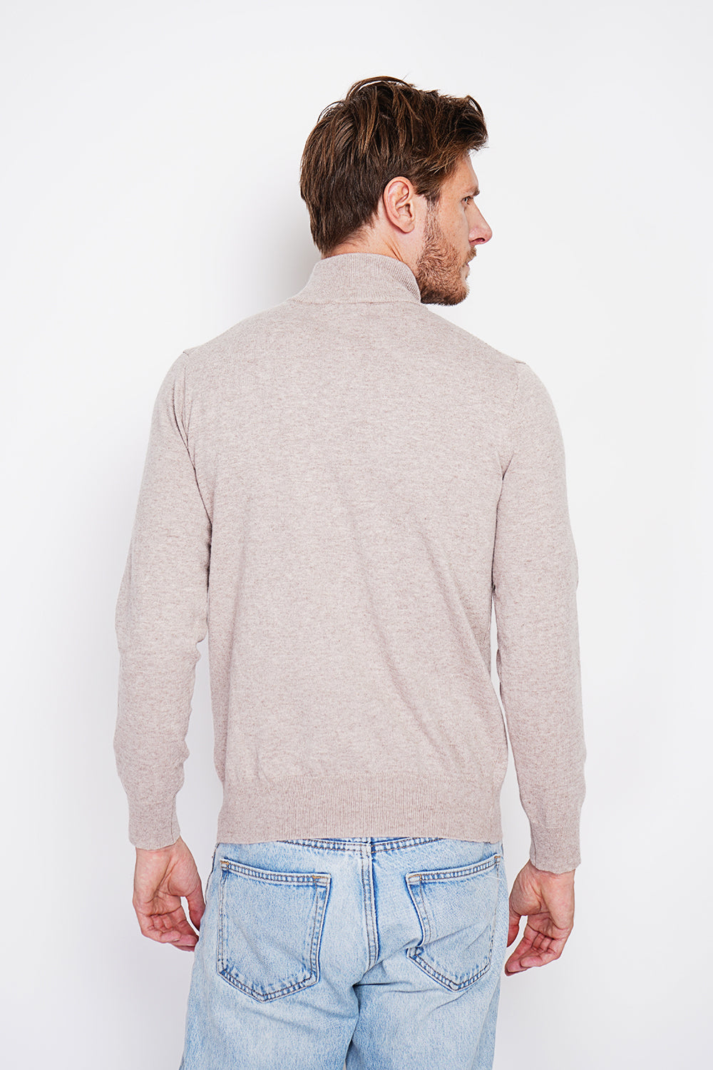 Zipped trucker neck sweater with long sleeves knitting in 2 threads