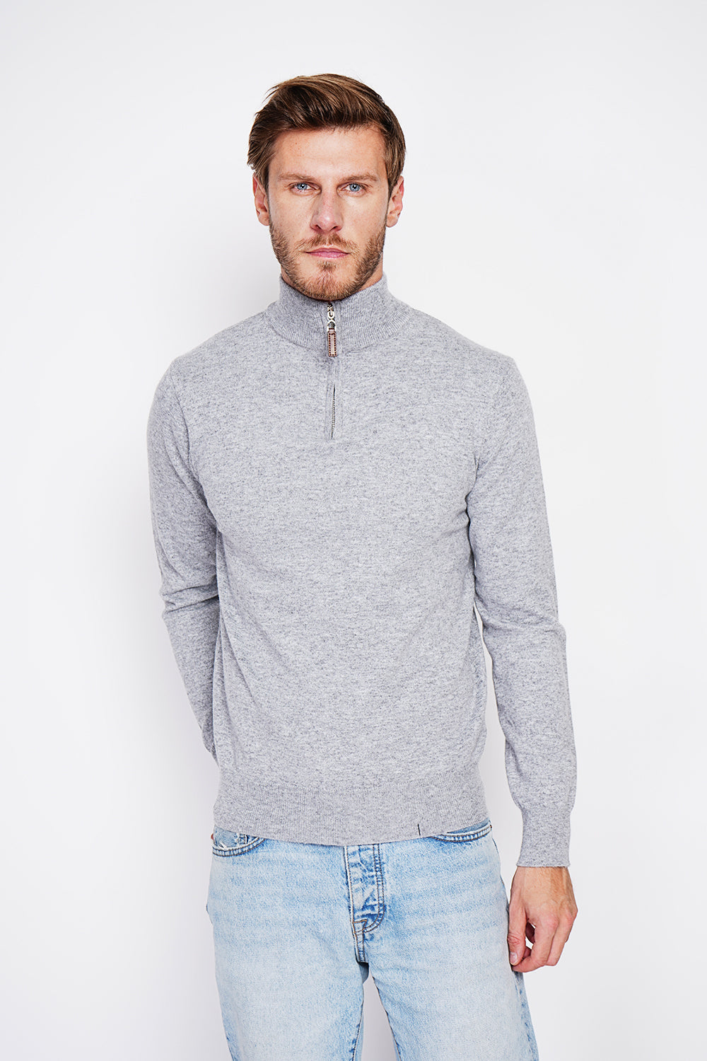 Zipped trucker neck sweater with long sleeves knitting in 2 threads