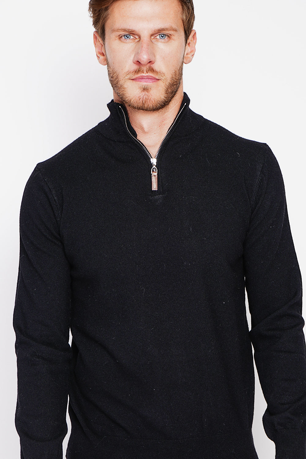 Zipped trucker neck sweater with long sleeves knitting in 2 threads