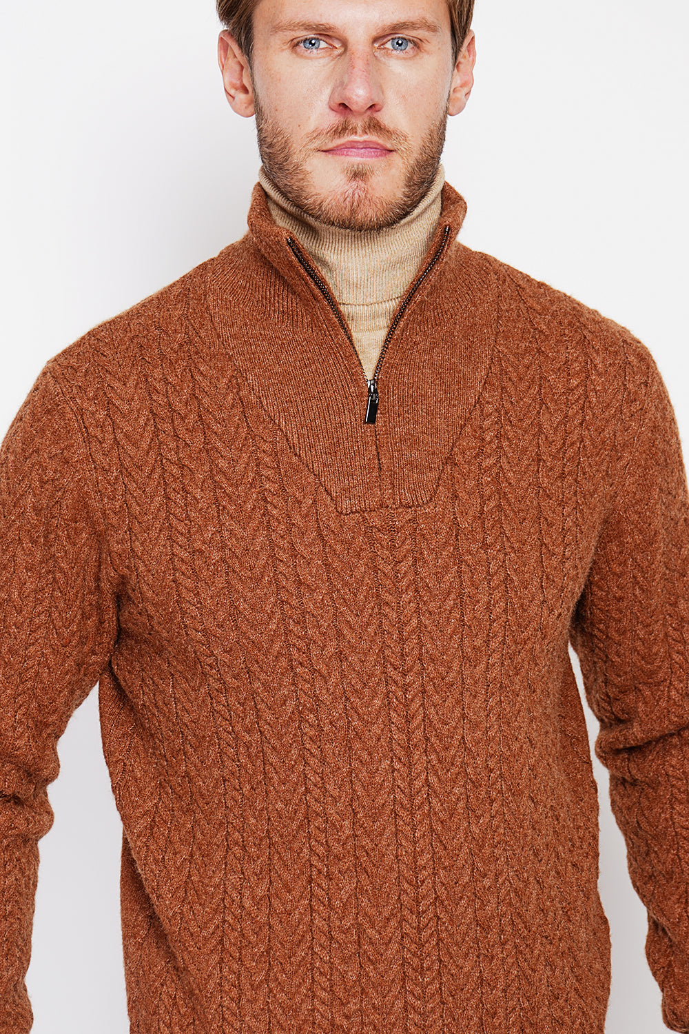 Fancy knit zipped trucker neck sweater with long sleeves