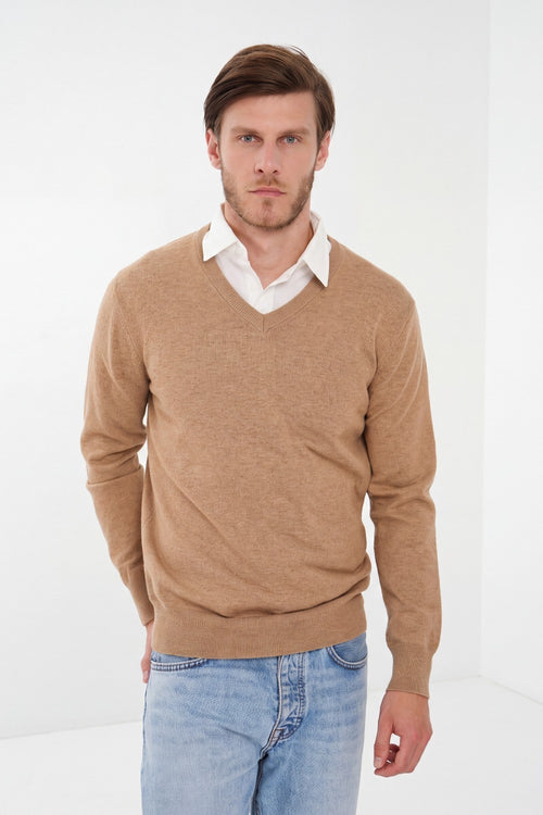 Classic V-neck sweater, long sleeves, 2-ply knit – Camel – C&Jo