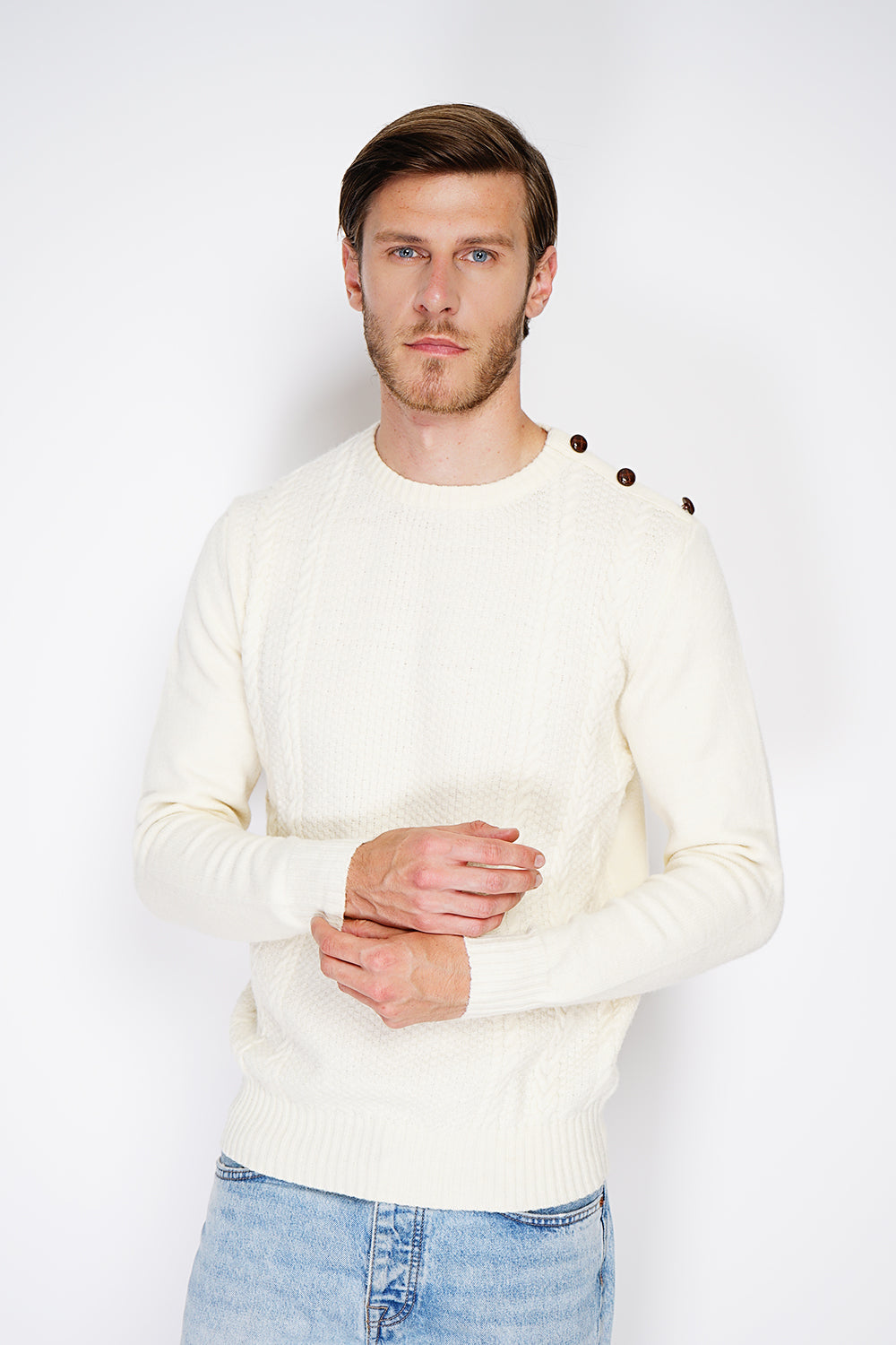 ROUND COLLAR SWEATER WITH CABLE KNIT AND BUTTONS ON SHOULDER