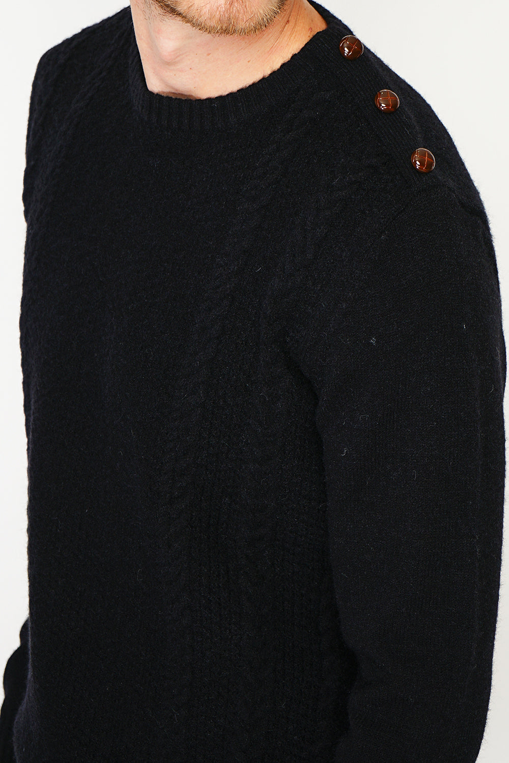 ROUND COLLAR SWEATER WITH CABLE KNIT AND BUTTONS ON SHOULDER