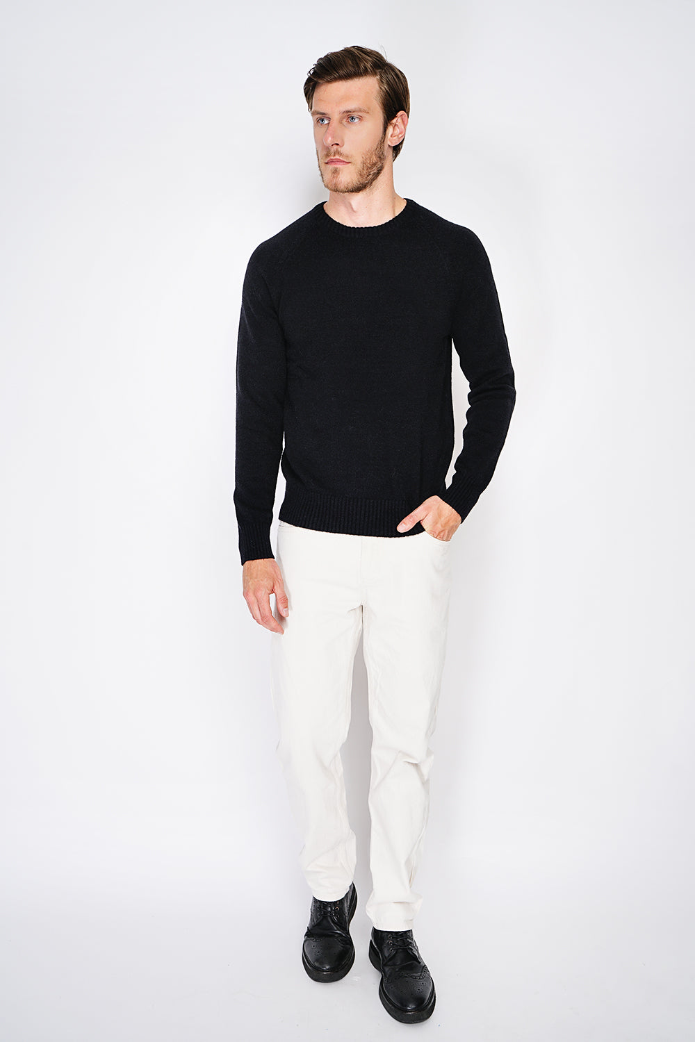 ROUND COLLAR SWEATER WITH RAGLAN SLEEVES