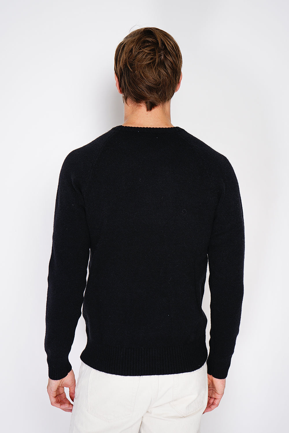 ROUND COLLAR SWEATER WITH RAGLAN SLEEVES