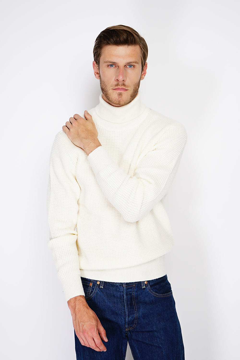 ROUND COLLAR SWEATER WITH HONEYCOMB KNITTING