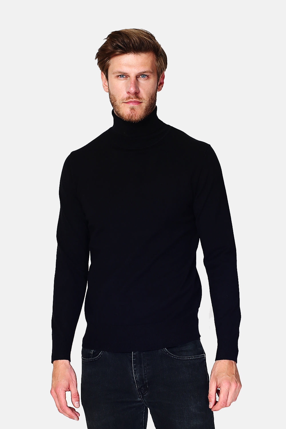 Classic turtleneck sweater with long sleeves knit in 3 threads