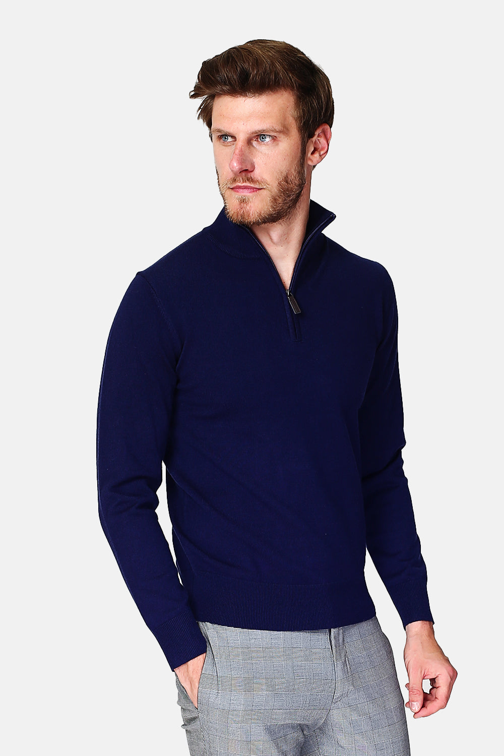 Zipped trucker neck sweater with long sleeves knitting in 3 threads