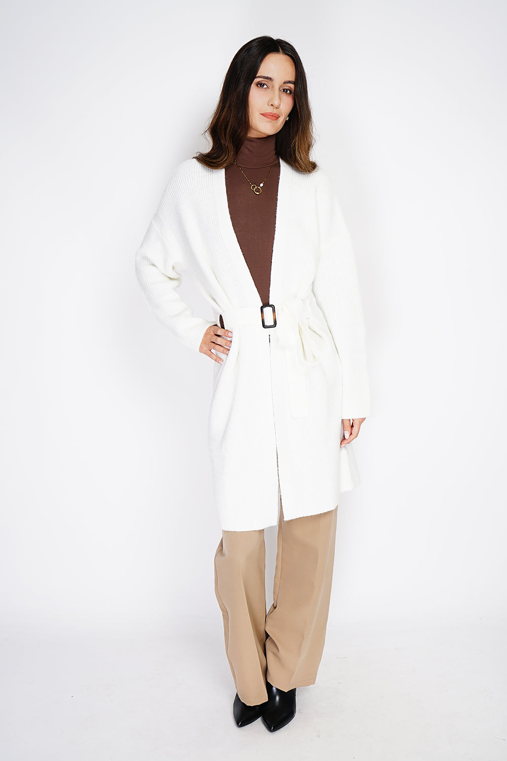 Mid-length V-neck cardigan with fancy buckle belt – Off white – C&Jo